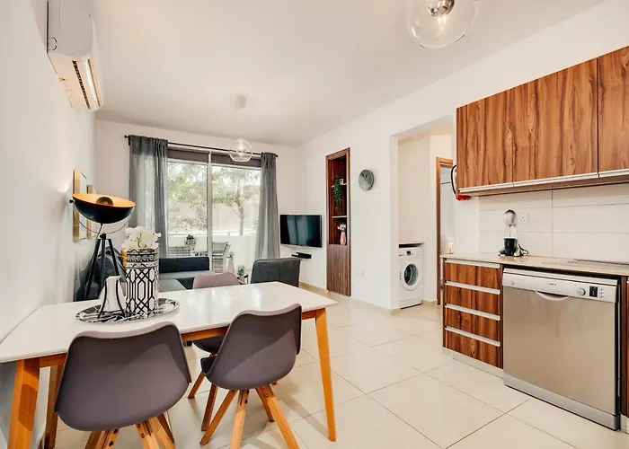 Sunnyvillas: 2br Mythical Apt*swimming Pool*ak04 Paralimni